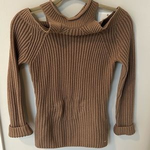 Guess sweater Top cut out shoulder.